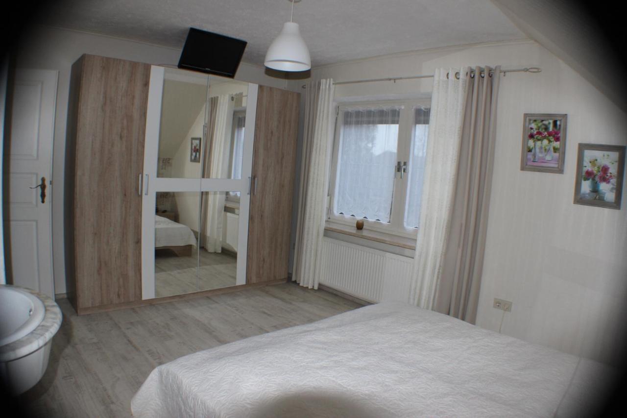 Ferienhaus Abbi Mit Schwimmbad Und Fitness Fur 8 Personen, Strand, Norddeich Lejlighed Hage Eksteriør billede